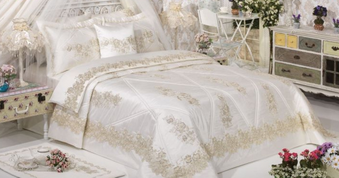 5 نکته که در هنگام خرید روتختی دونفره مخمل برای جهیزیه عروس باید در نظر داشته باشید 5 نکته که در هنگام خرید روتختی دونفره مخمل برای جهیزیه عروس باید در نظر داشته باشید