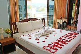 ۱۰ نکته که هنگام خرید روتختی دو نفره برای عروس و داماد باید بدانید